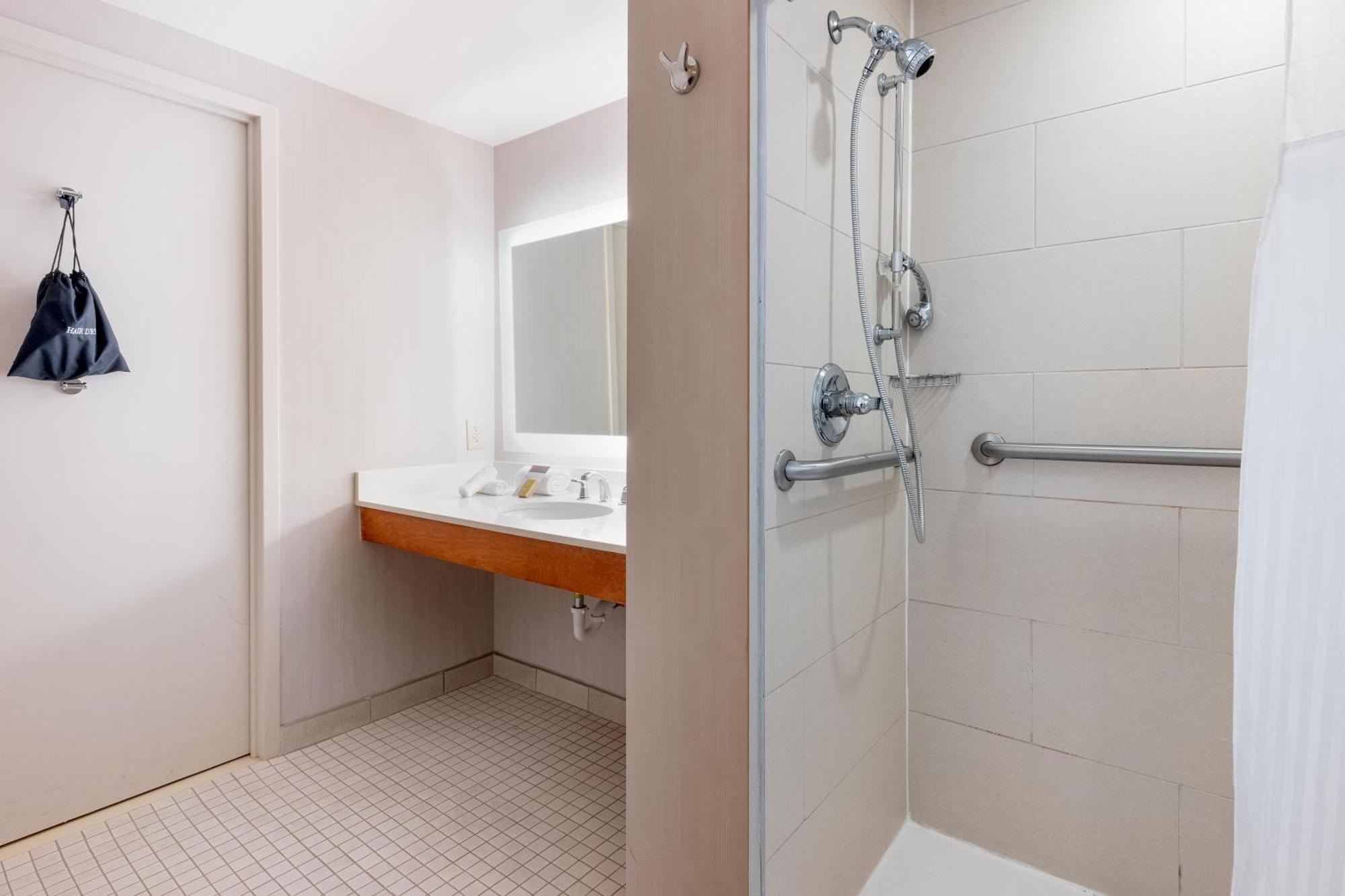 Doubletree By Hilton Atlanta Airport Hotel College Park Exterior foto