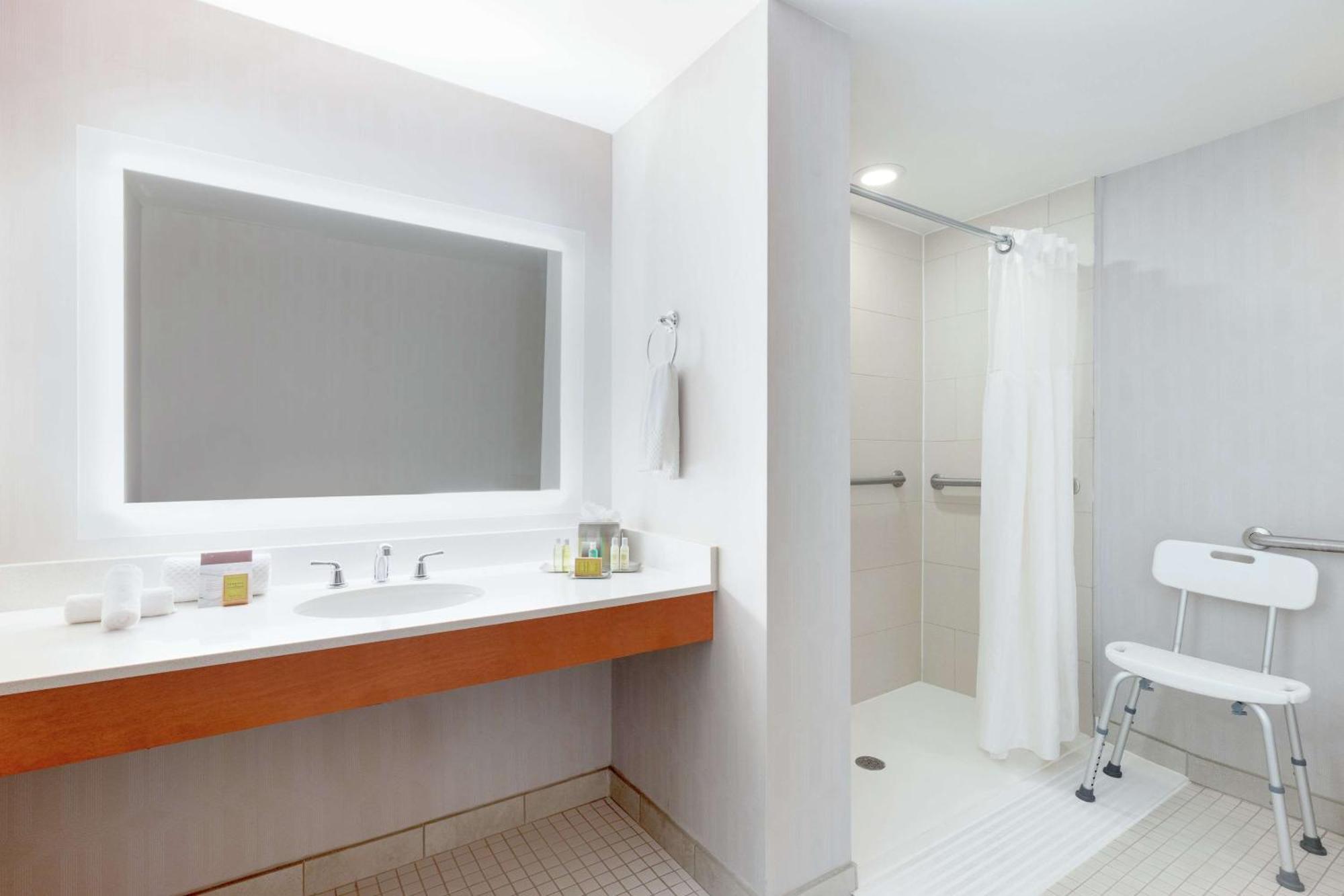 Doubletree By Hilton Atlanta Airport Hotel College Park Exterior foto