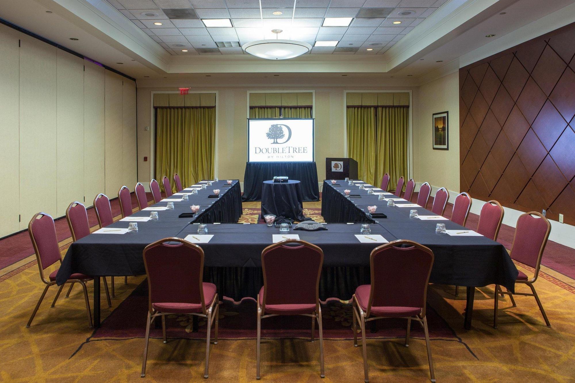 Doubletree By Hilton Atlanta Airport Hotel College Park Exterior foto