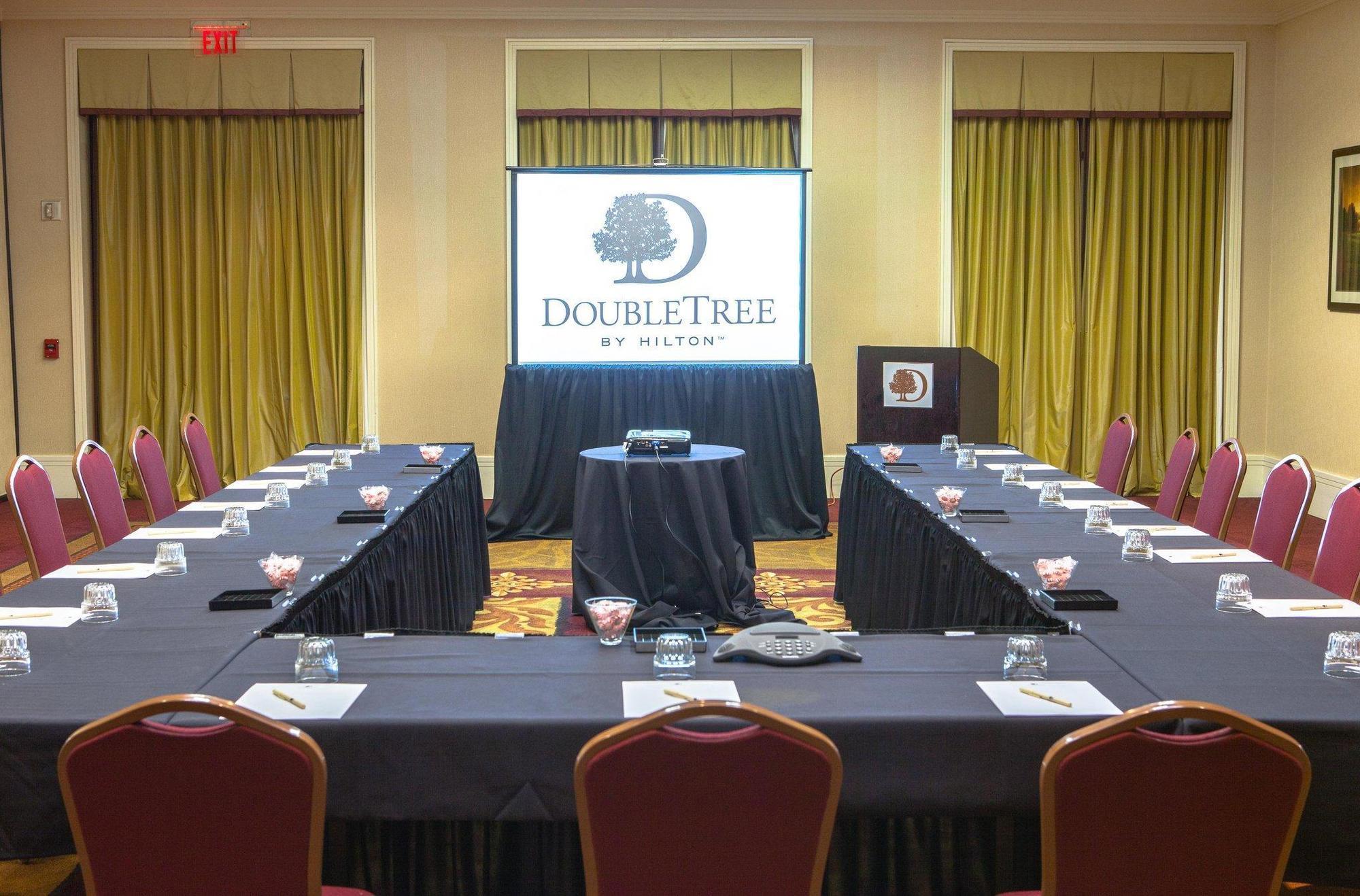 Doubletree By Hilton Atlanta Airport Hotel College Park Exterior foto